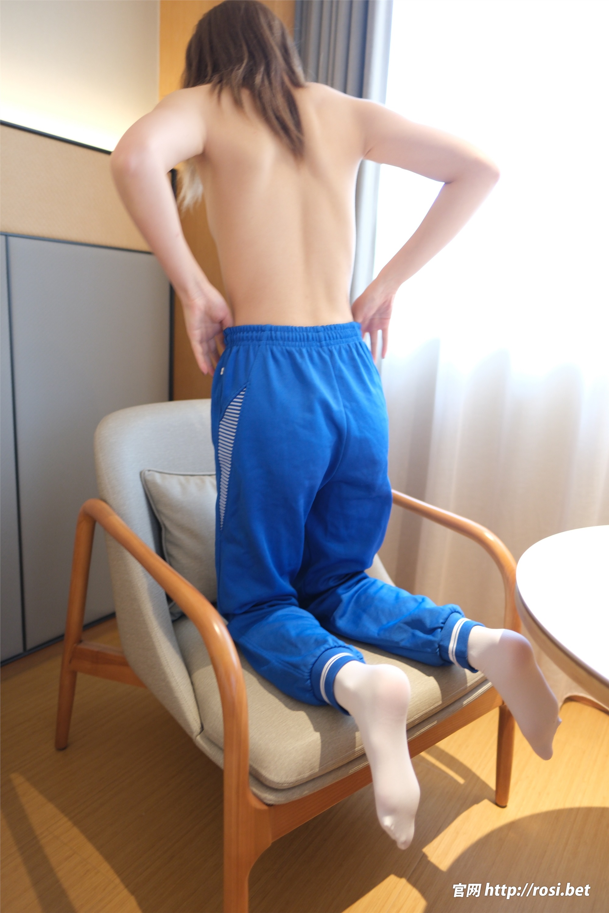 ROSI写真 2025.11.18 NO.5097